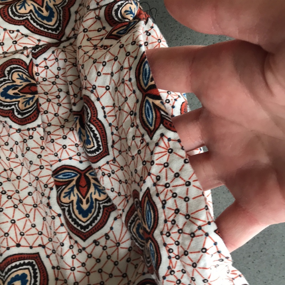 H&M viscose printed lightweight shorts - Picture 4 of 7